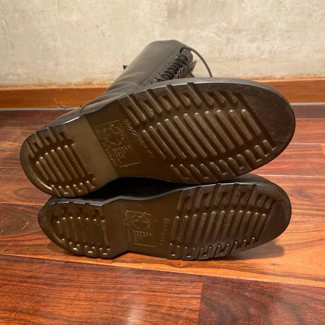 ドクターマーチン20ホール