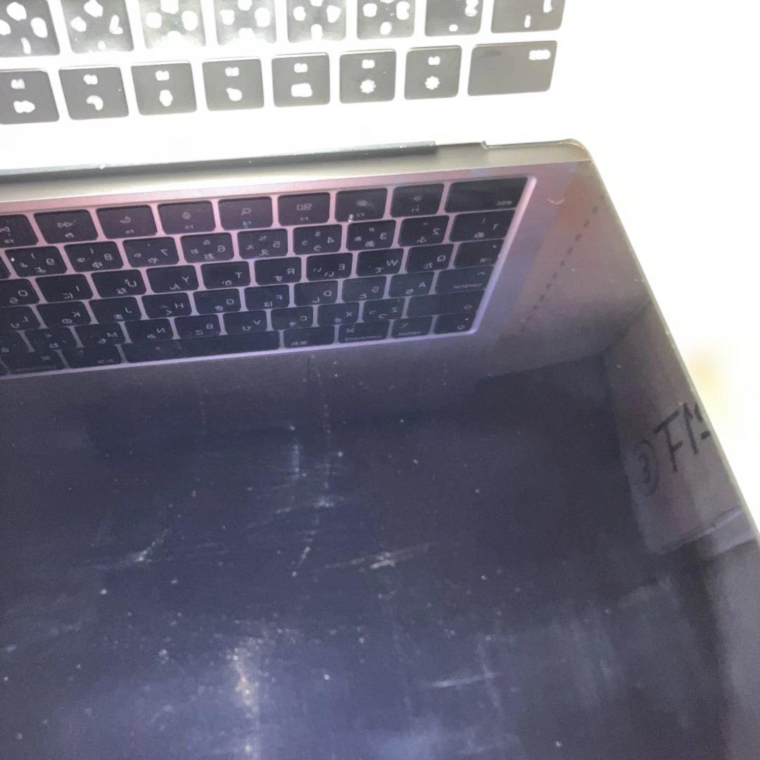 び*K様 MacBook Air 本体と充電器のみ