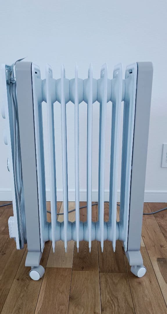 デロンギ ヴェルティカルロ RHJ21F0812-WH オイルヒーター