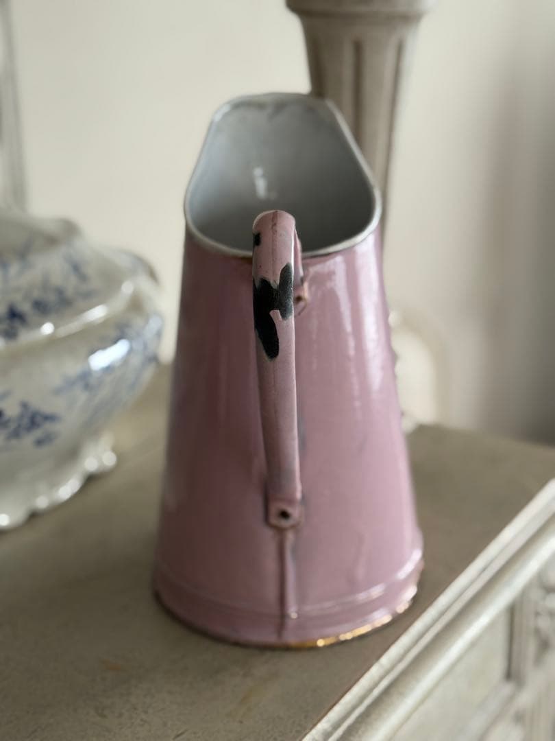 フランスアンティークホーロー薄ピンクツバメと小花柄バンドペイントピッチャージャグ