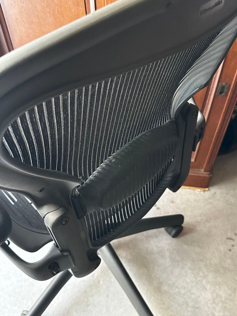 ハーマンミラー アーロンチェア USED