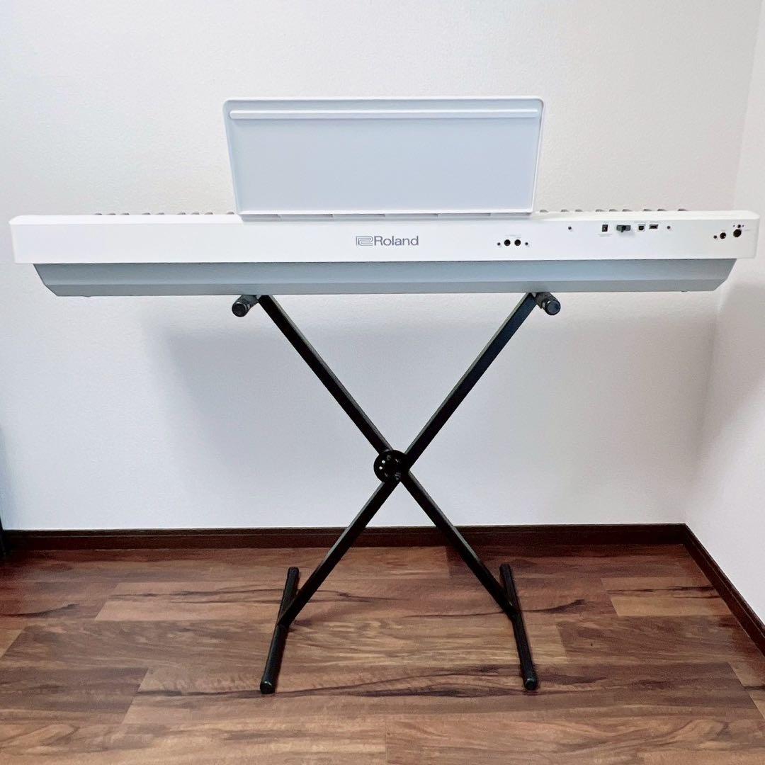 2023年製 Roland FP-30X 電子ピアノホワイトスタンドペダル 楽譜
