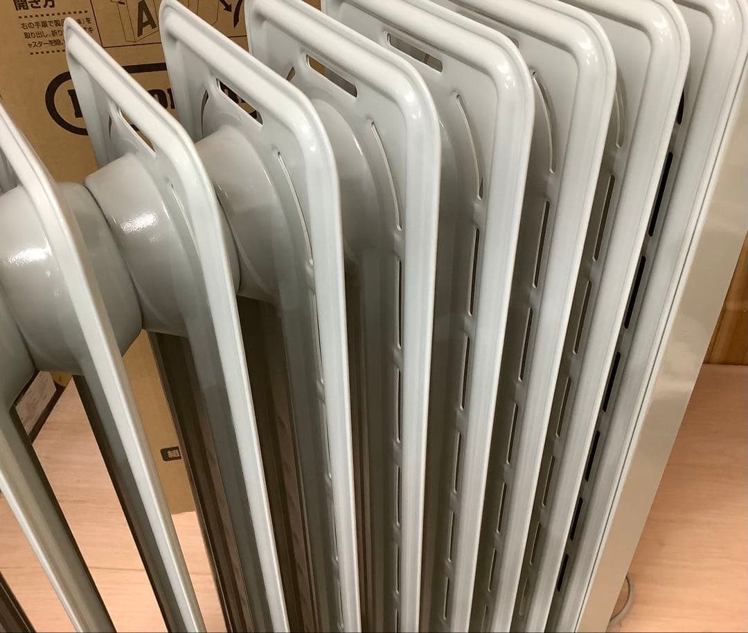 美品！デロンギ オイルヒーター RHJ10F1015-DG　※331