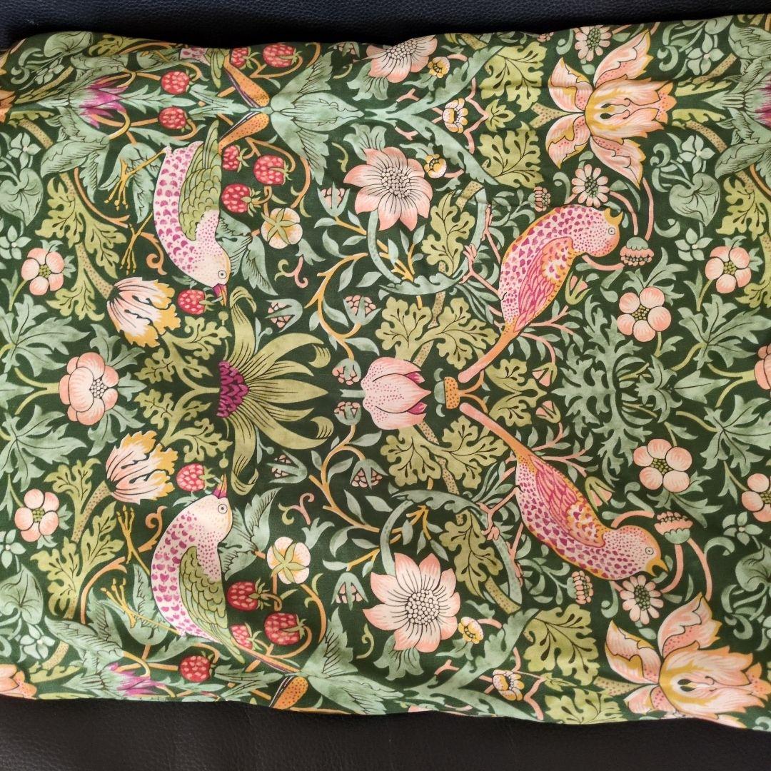 新品ウィリアムモリスストロベリーシーフあったか掛け布団カバー