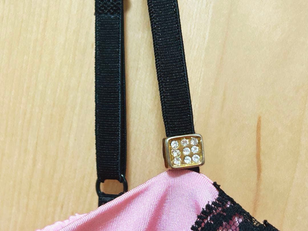 GOLDS♡ビジュー♡胸元リボンレースアップ♡バルーン裾♡ドレープキャミトップス