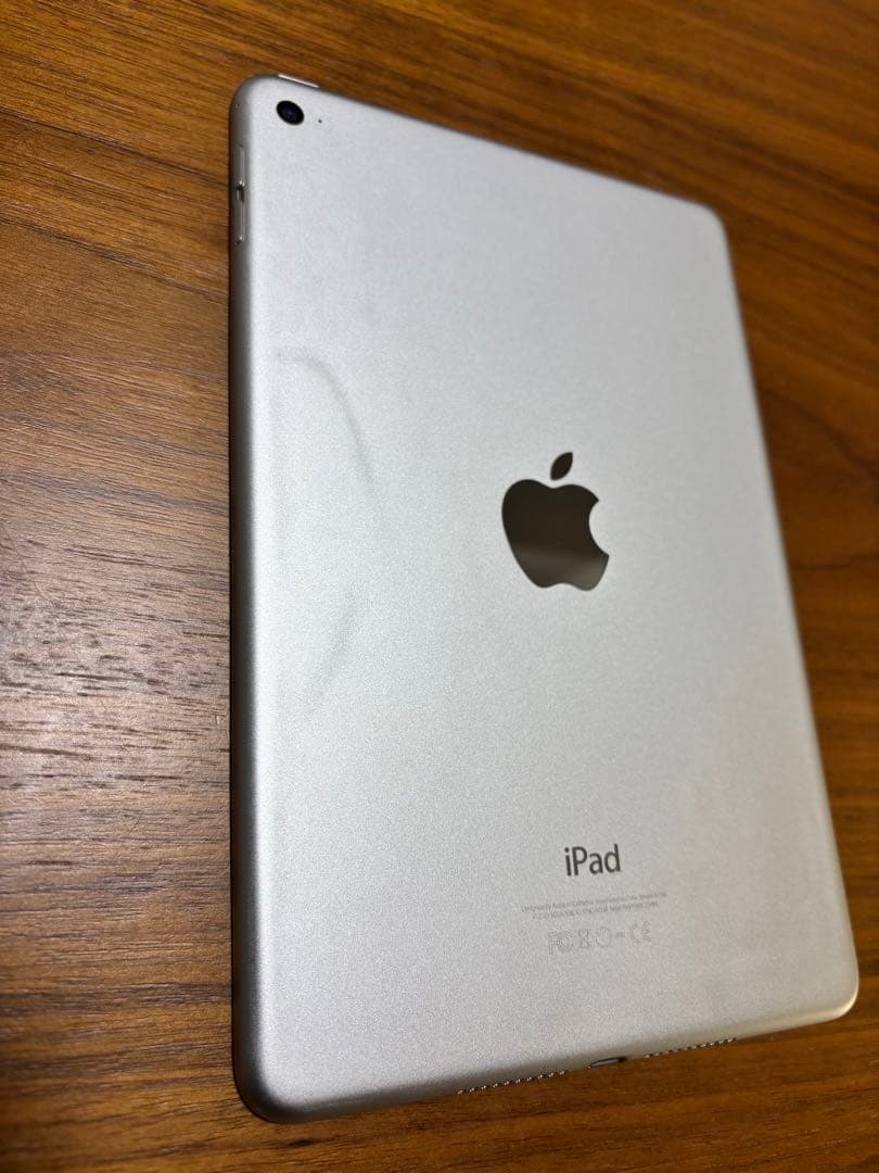 iPad mini 4 Wi-Fi 128GB シルバー 純正ケーブル付