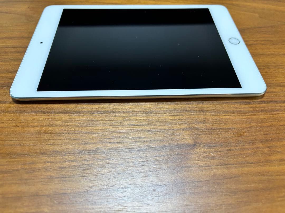 iPad mini 4 Wi-Fi 128GB シルバー 純正ケーブル付