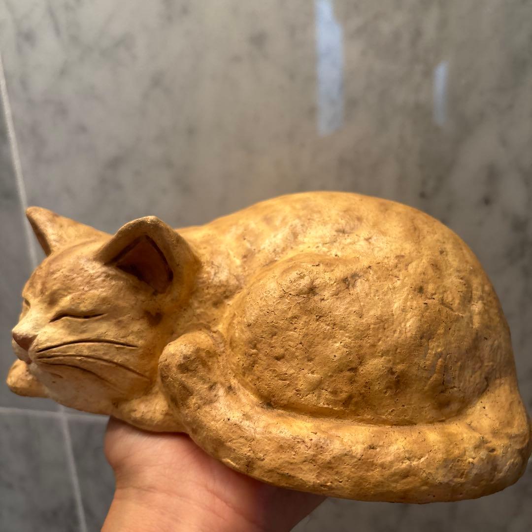 ヴィンテージ　手描きの瞳が美しいジブリ映画に出てきそうな猫の陶器オブジェ