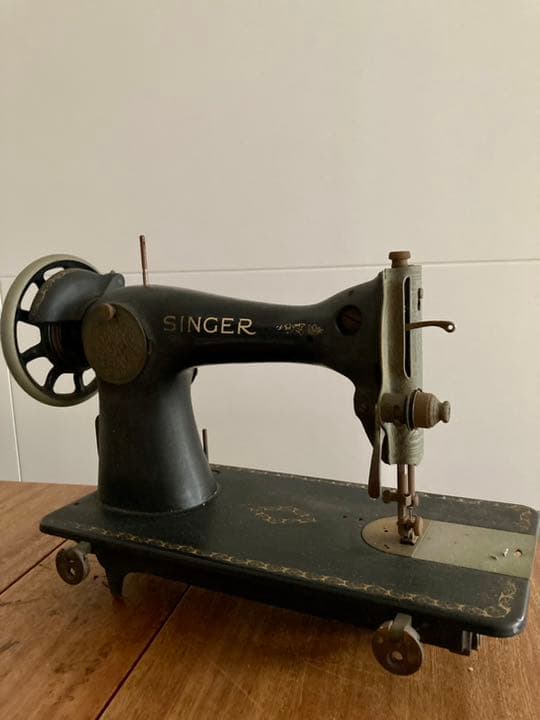 ディスプレイに❤︎アンティーク　シンガーミシン