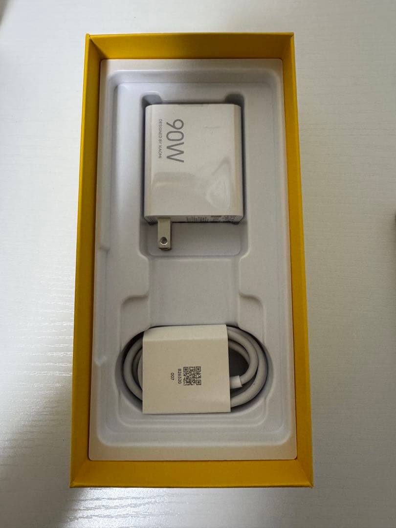 POCO F7 (12GB+256GB) 極美品　【多数おまけ付き！】