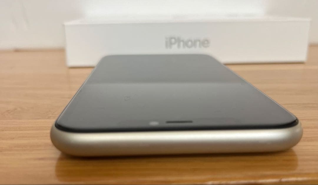 iPhone 11 128GB ホワイト SIMフリー 美品 バッテリー交換済