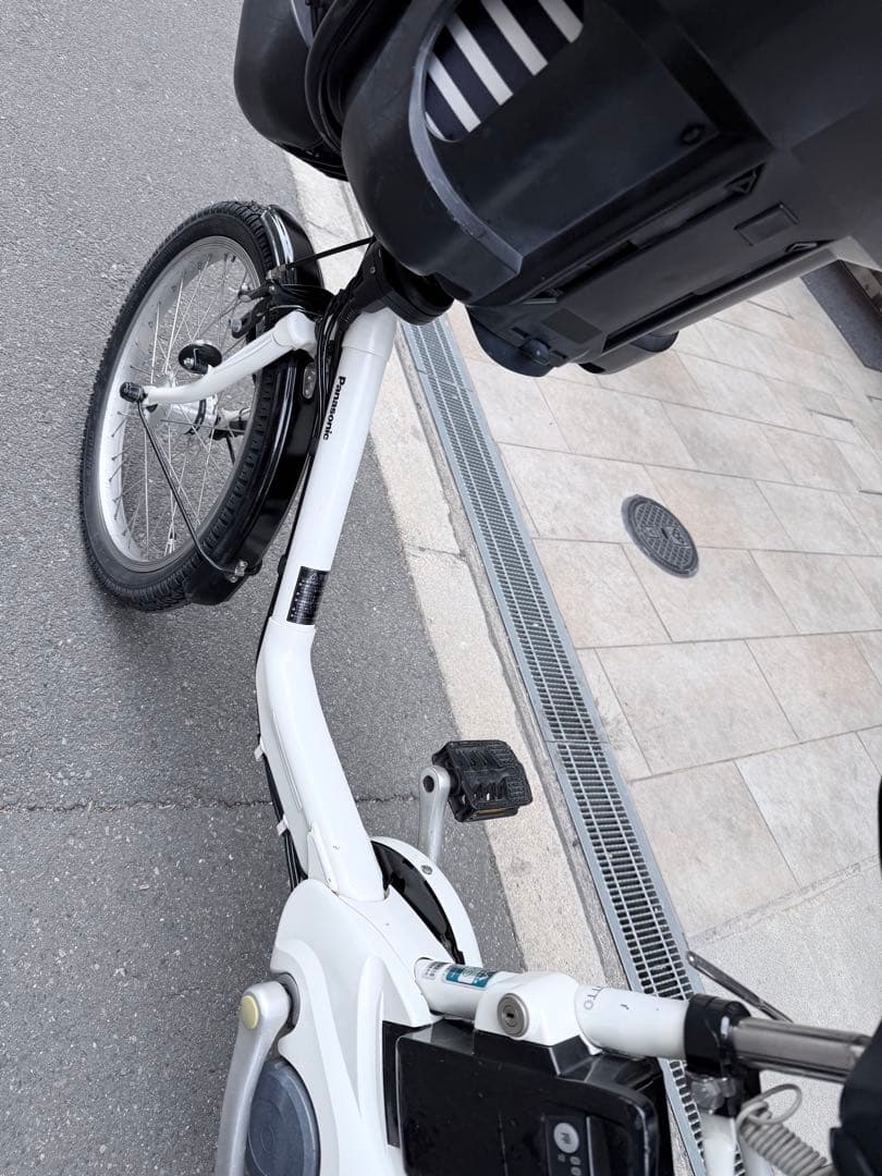 子供乗せ　3人　パナソニック　電動アシスト自転車 チャイルドシート付き ホワイト
