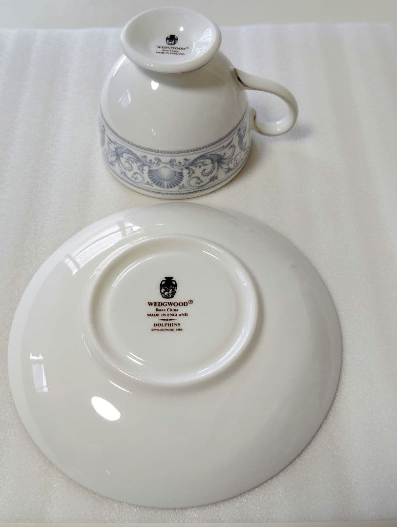 ウェッジウッド　ドルフィンホワイト　希少　ティーポットとカップ＆ソーサー　1客