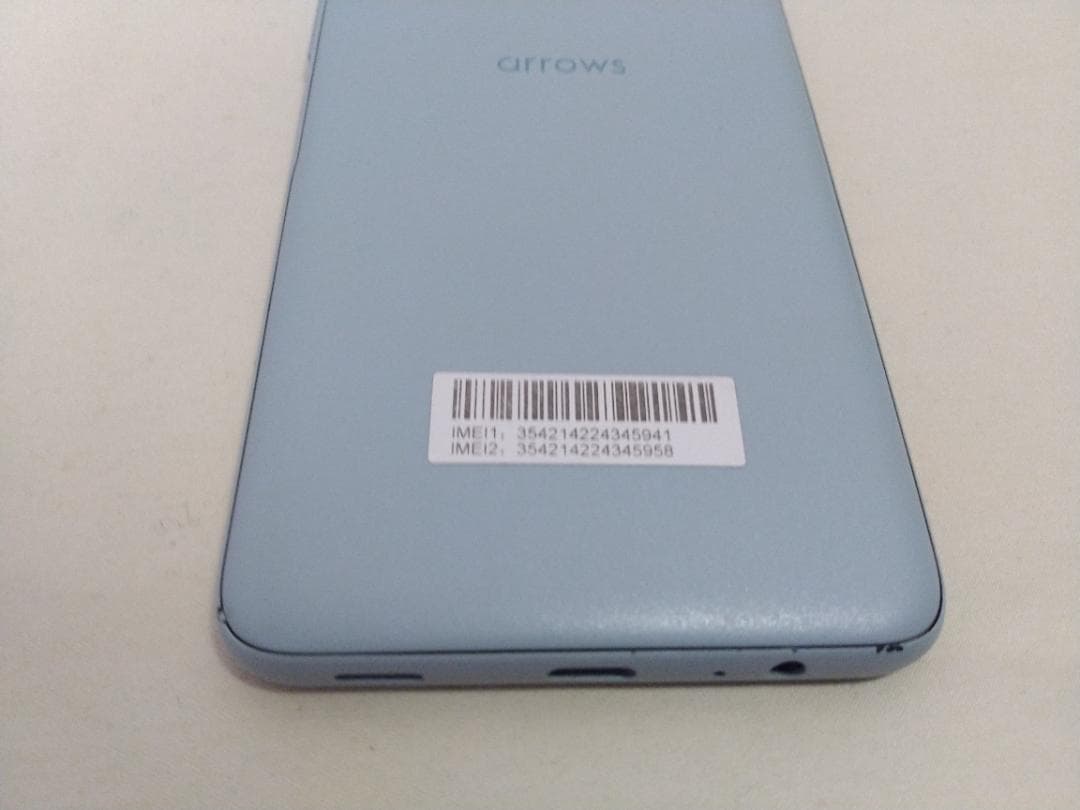 arrows スマートフォン F-52E ライトブルー