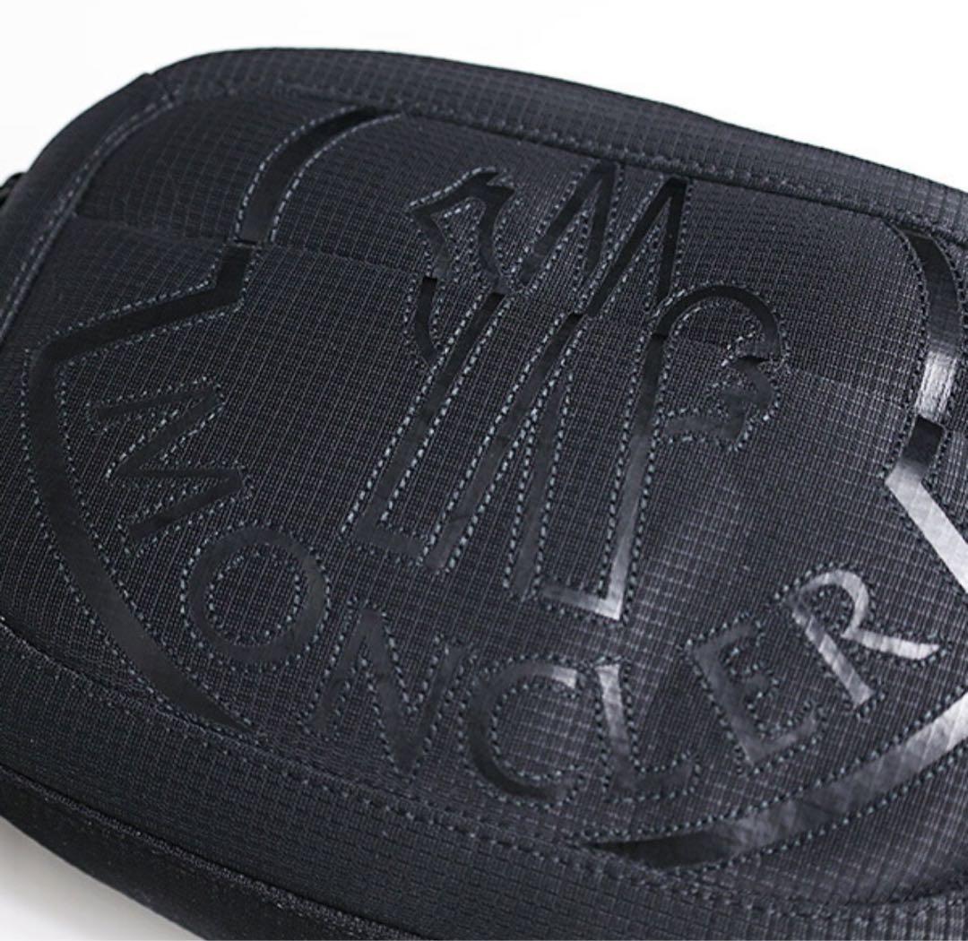 てつりんですモンクレール Cut Cross Body Bag