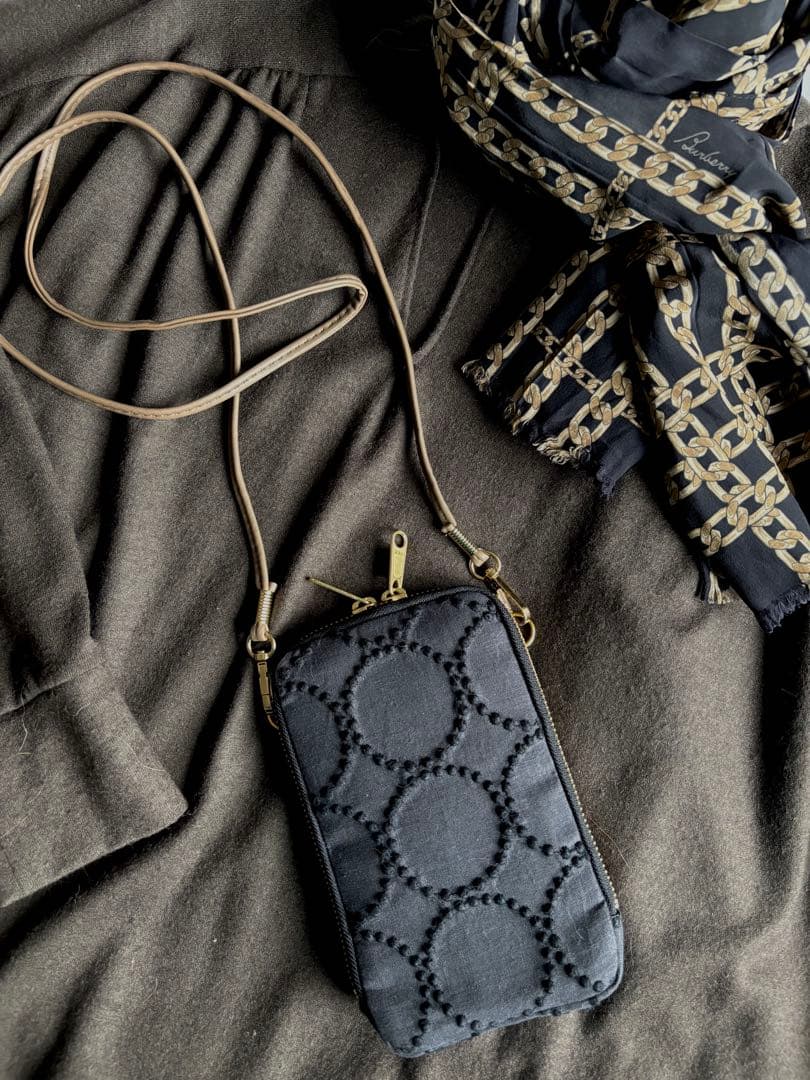 【スマホショルダー】ミナペルホネン タンバリン charcoal × black