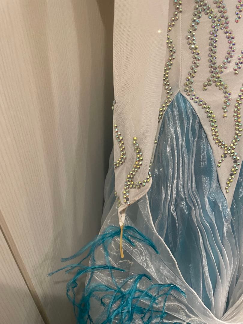 社交ダンス用ドレス 青と白のグラデーション