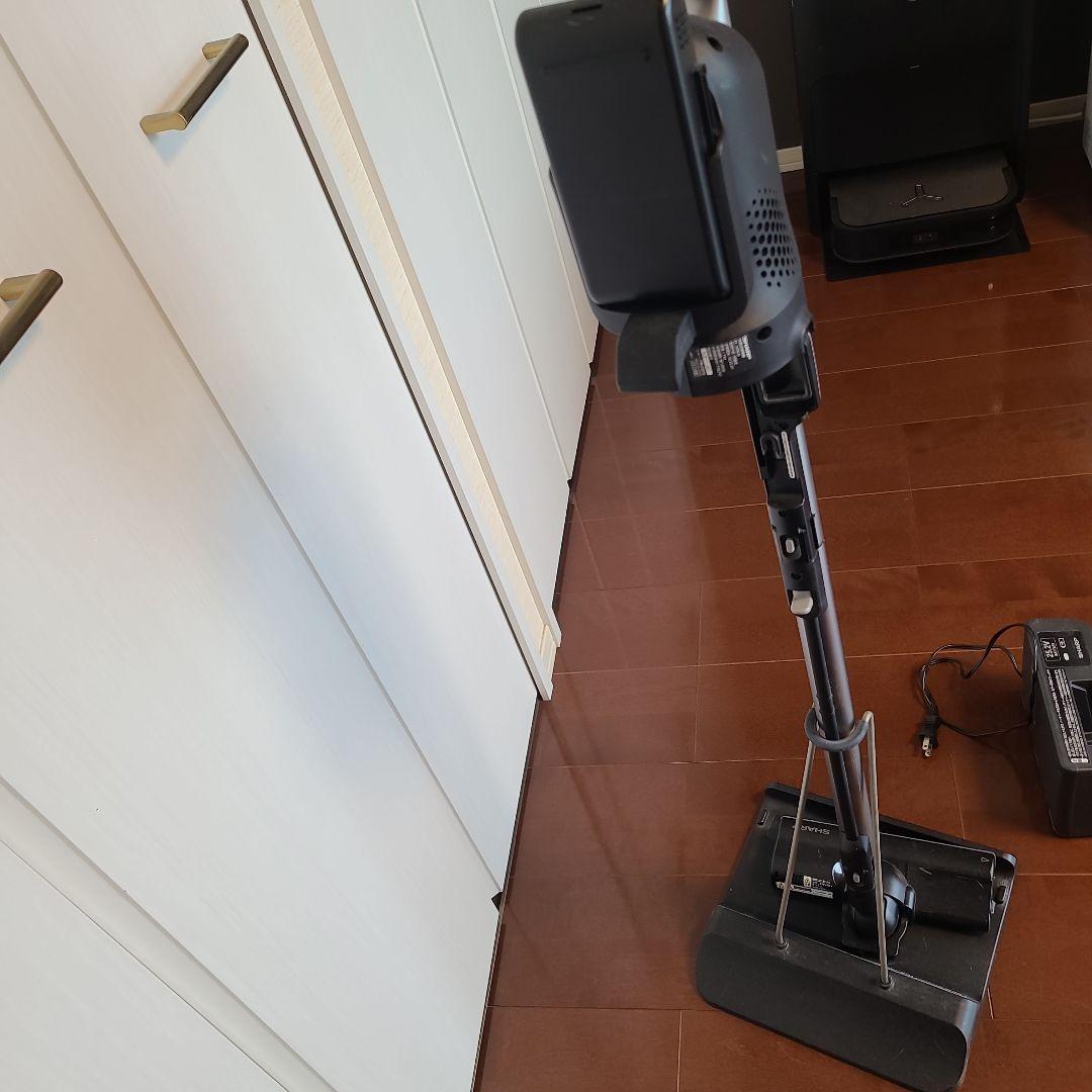 SHARP スティッククリーナー EC-SR8 本体　充電器付き