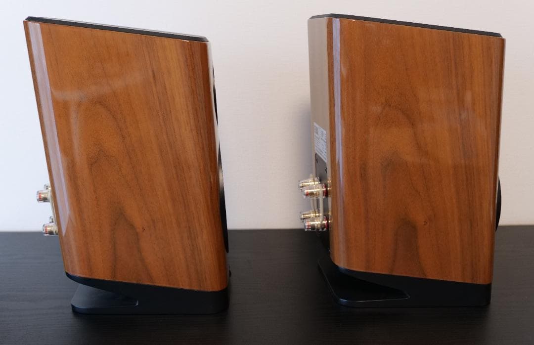 スピーカー・ウーファー Elac Vela 403 BS403 walnut