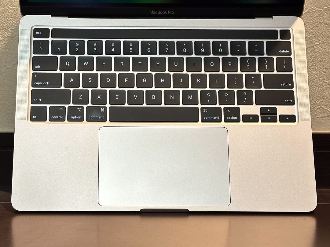 MacBook本体 MacBook Pro 13inch 2020 Core i7/32GB/1TB