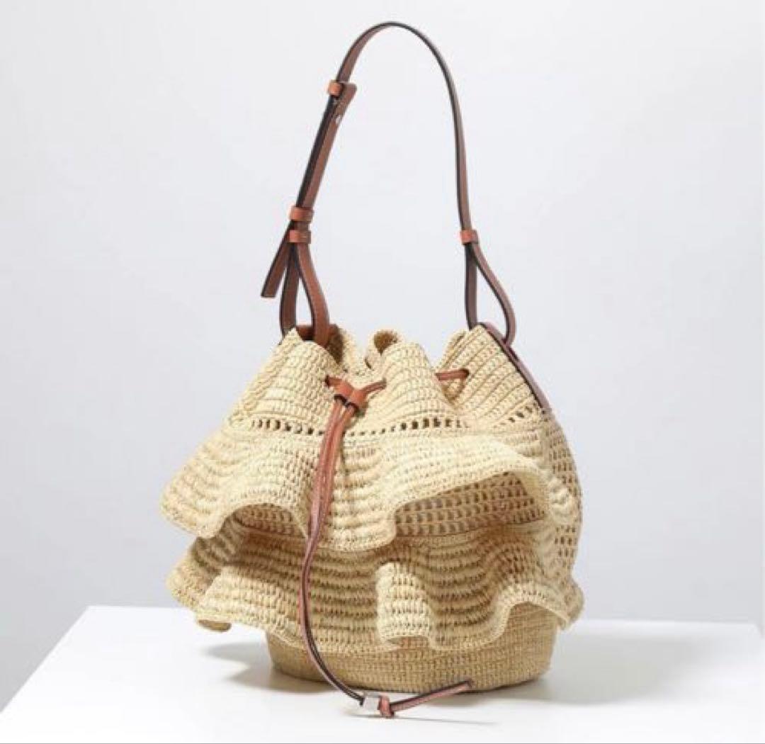 Loeweかごバック ラッフルバルーンバッグラフィア＆カーフ 新品タグ付き