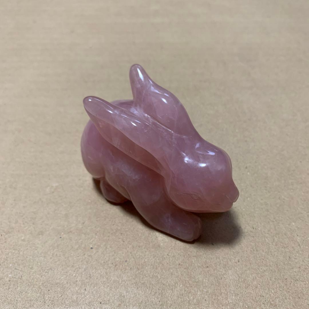 希少　ローズクォーツ　うさぎ　彫刻　置き物　恋愛