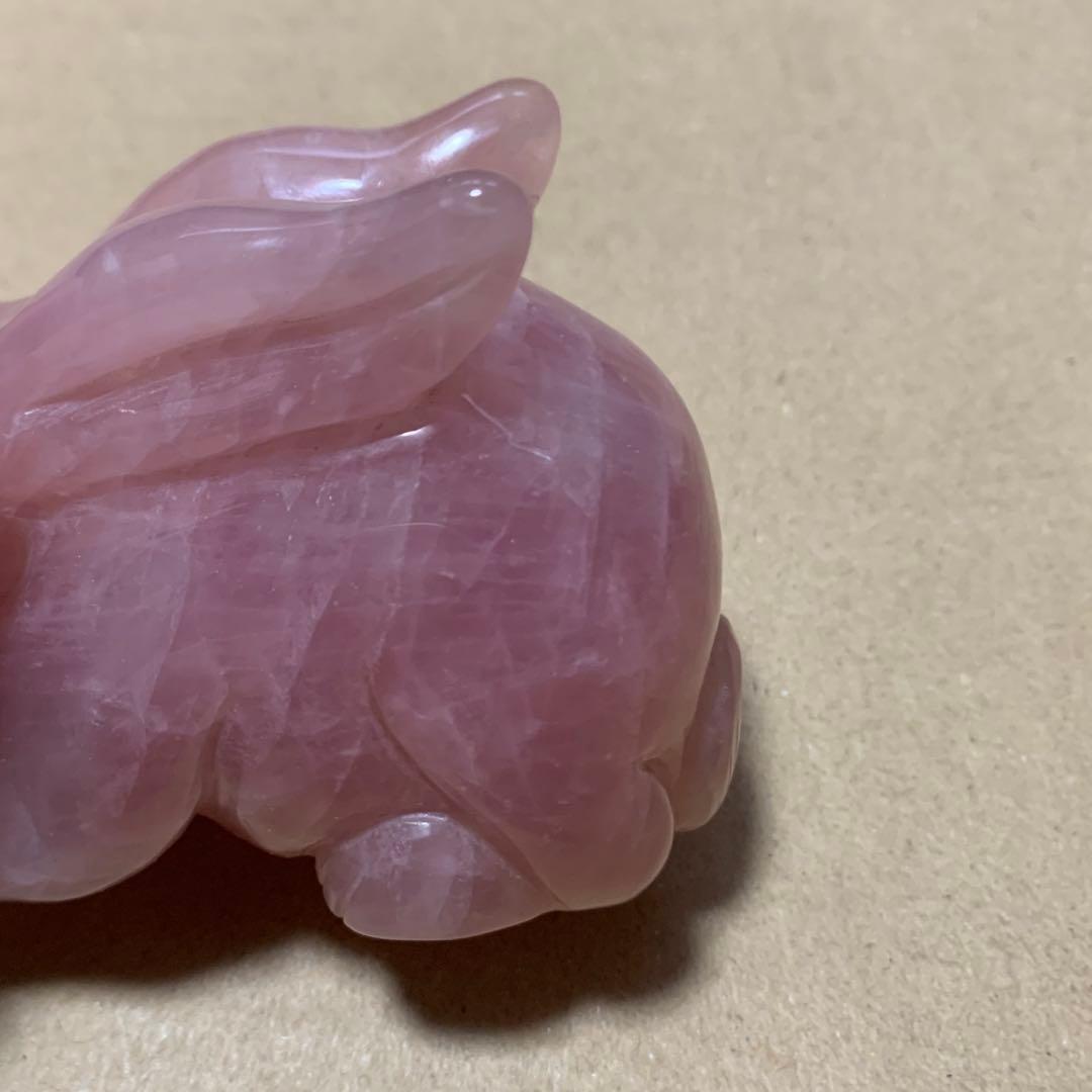 希少　ローズクォーツ　うさぎ　彫刻　置き物　恋愛