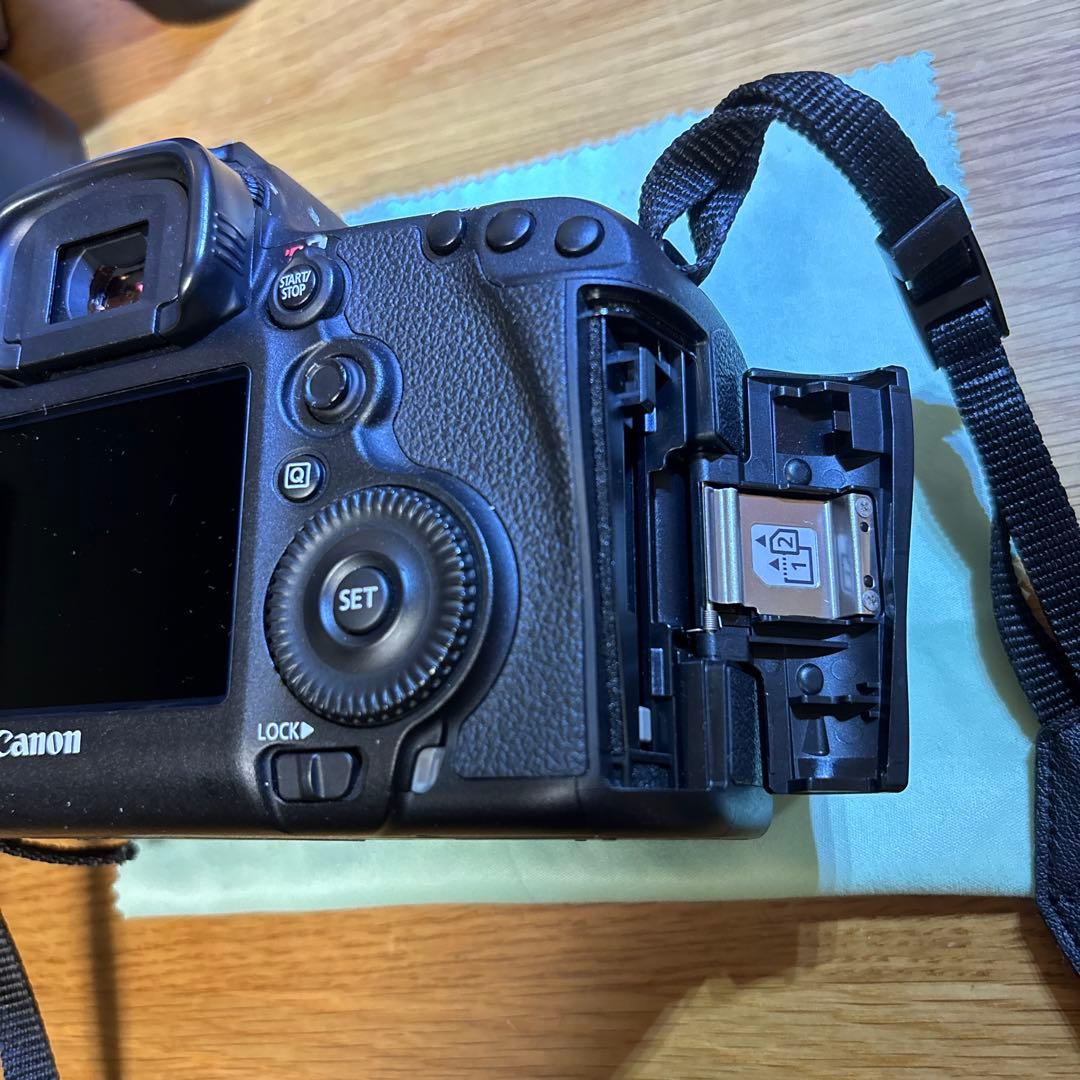 デジタルカメラ Canon EOS 5D MARK3