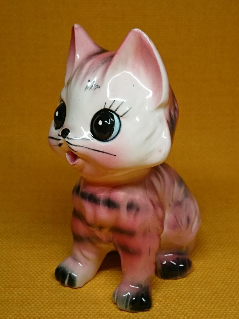 【美品】ねこ　猫　陶器　オブジェ　置物　インテリア　工芸品　美術品　A3379