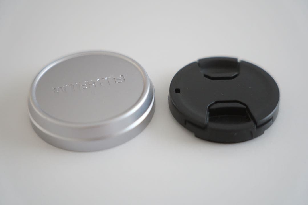 美品 fujifilm X100 オールドコンデジ　SDカード付　アクセサリ付