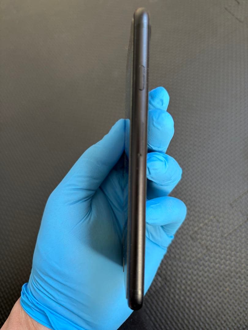 iPhone SE2 SIMロックなし