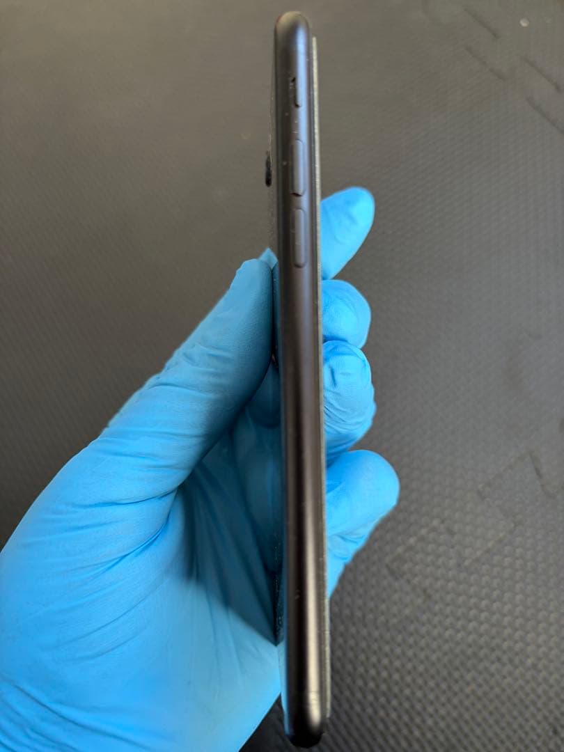 iPhone SE2 SIMロックなし