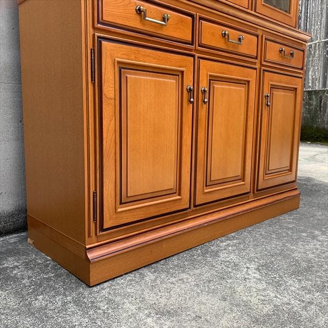 マルニ｜地中海ロイヤル｜マルチキャビネット｜書棚、食器棚、飾り棚｜定価70万円｜