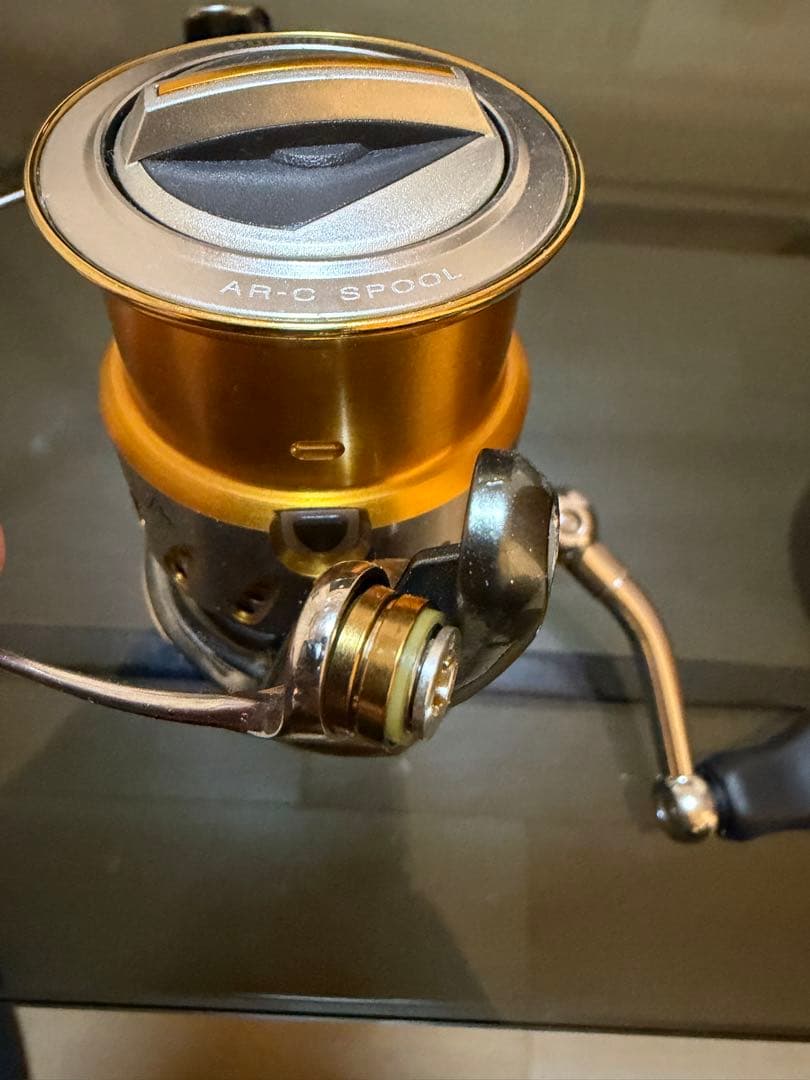 シマノ　ステラ　2500S スピニングリール ゴールド/シルバー