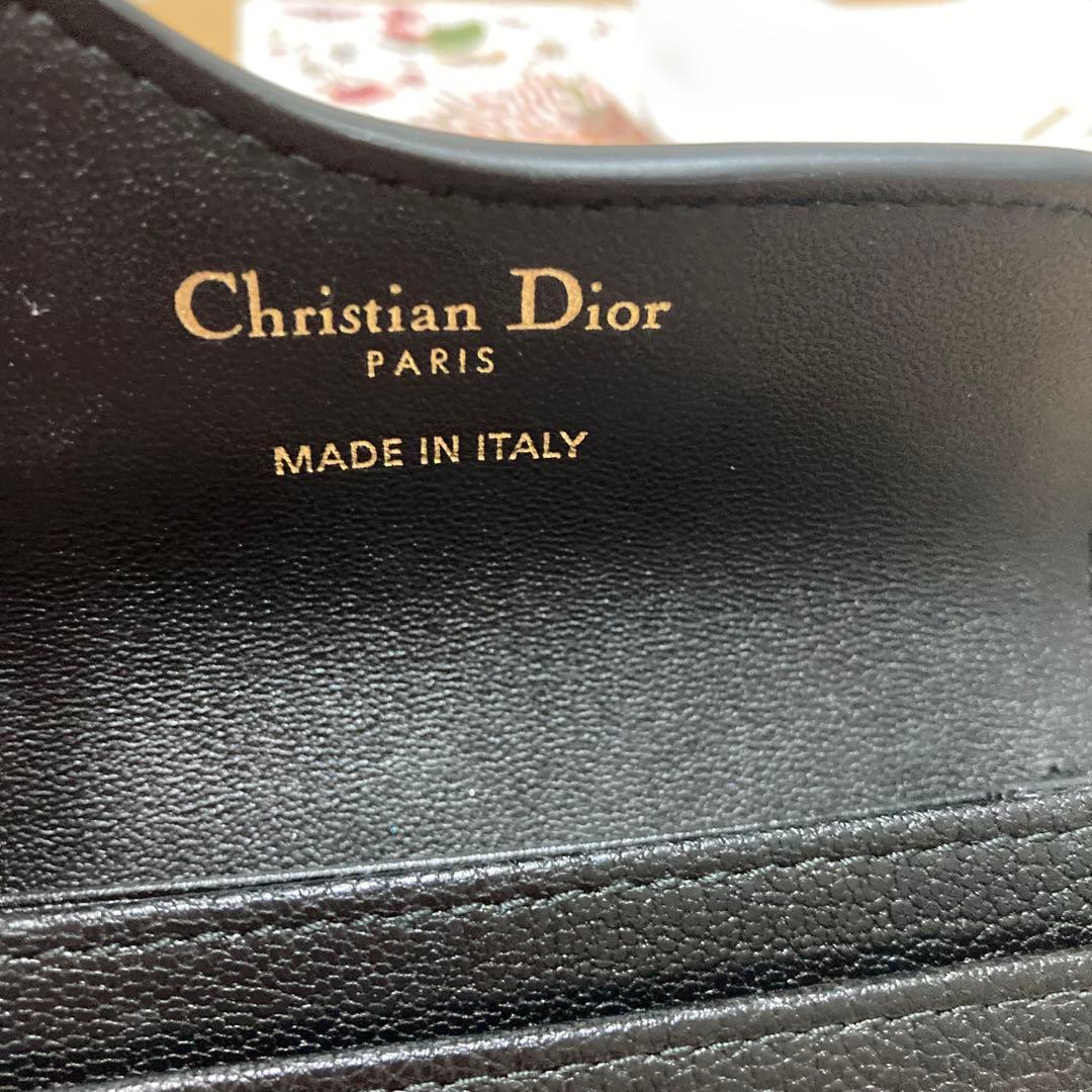 Dior ブラックレザー名刺入れ Dロゴ付き
