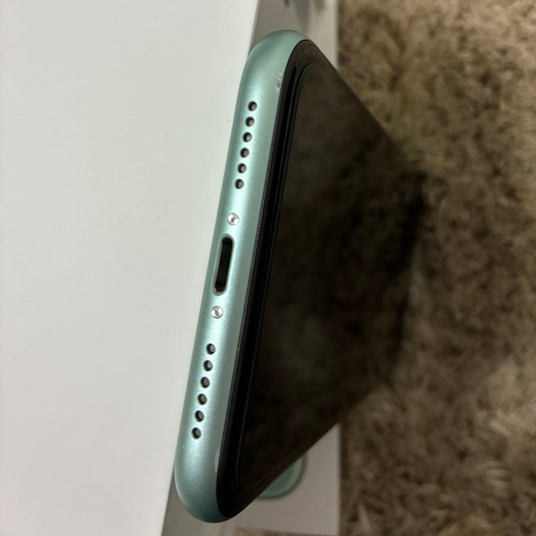【画面に縞模様 】Apple iPhone 11 64GBグリーン本体　箱無し