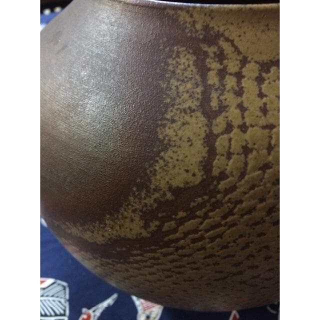 セール！・ 里見焼き　花瓶　網紋様