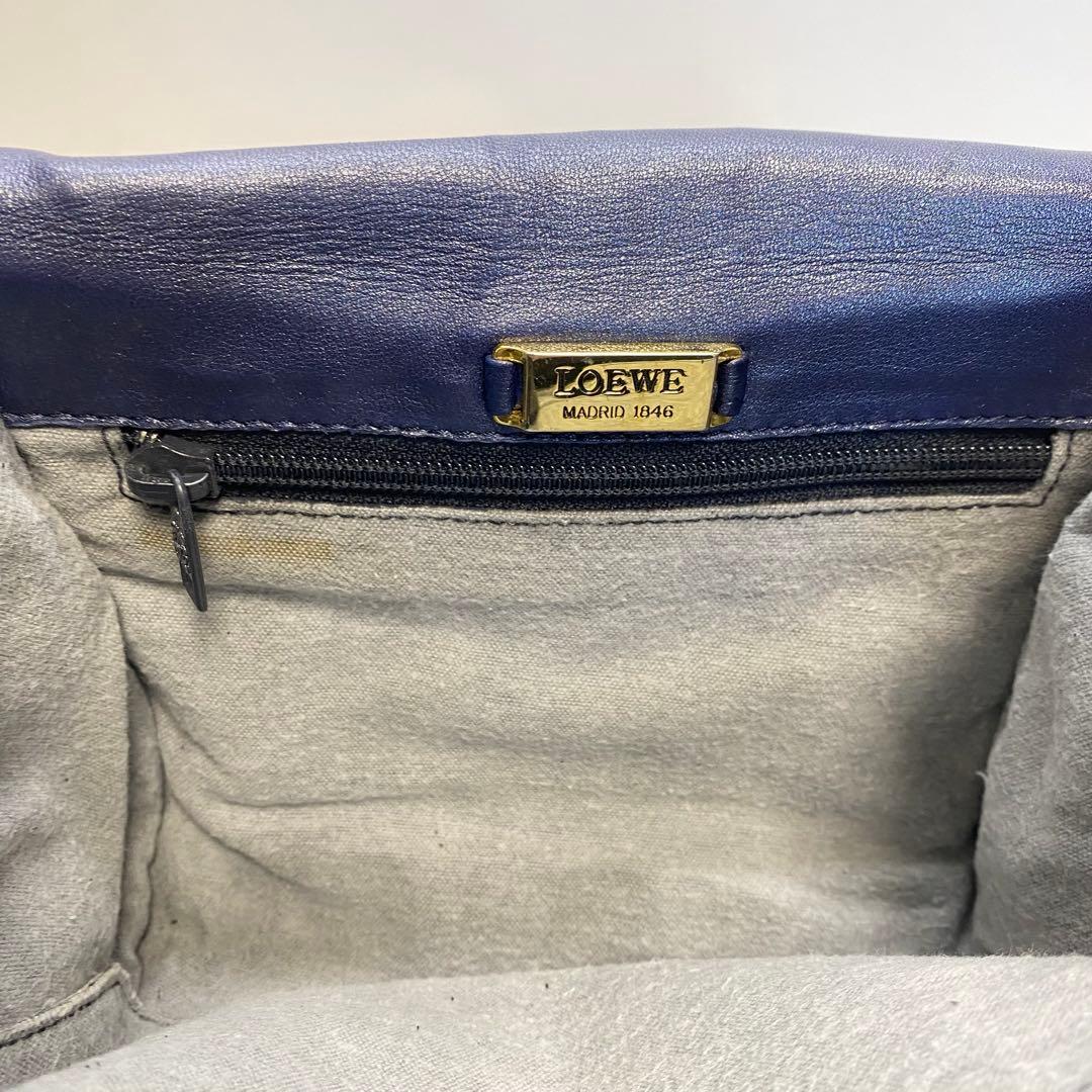 ロエベ ネイビー ナッパレザーショルダーバッグ アナグラム メタリック