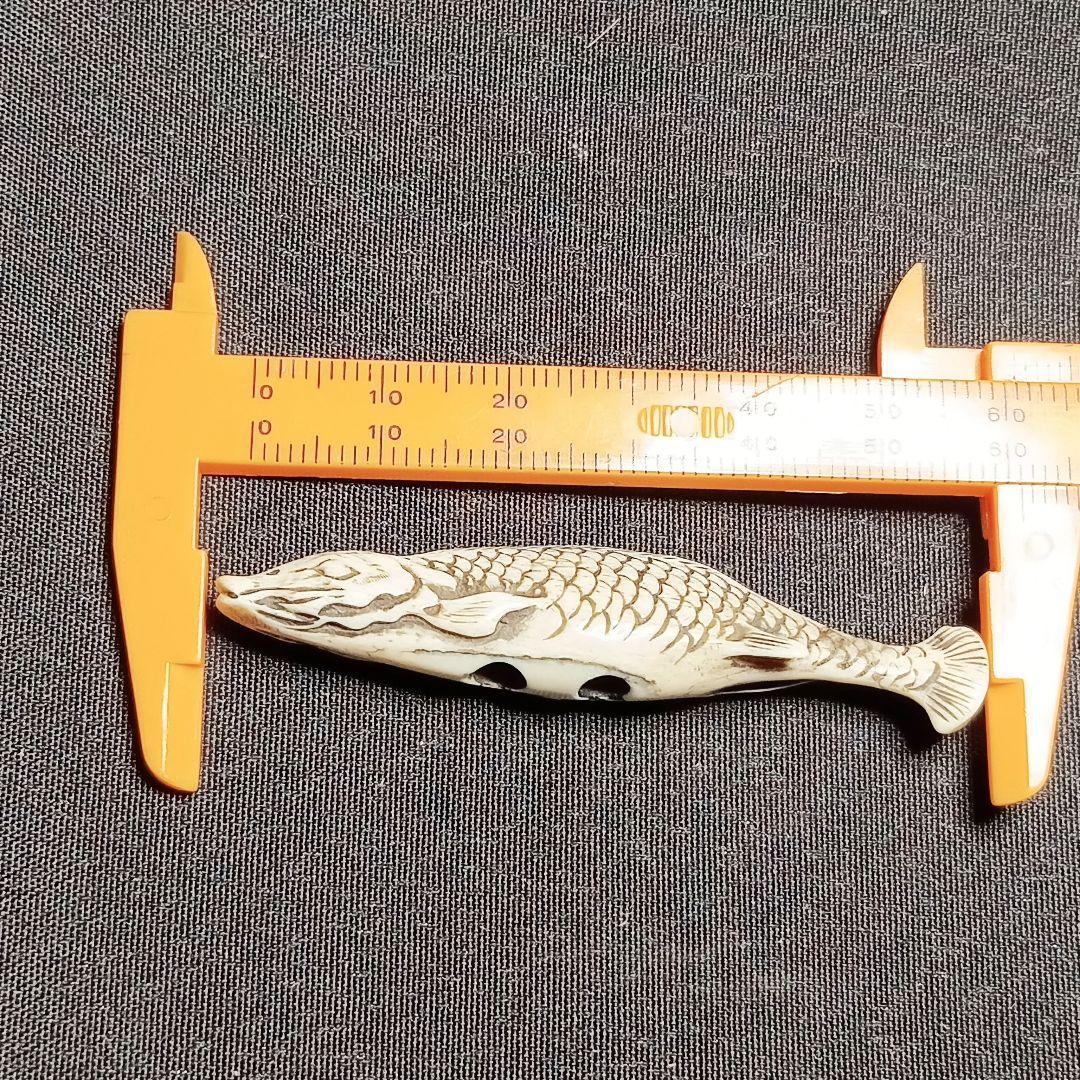 鯨歯彫 型彫 根付「川魚 」江戸時代 珍しい題材