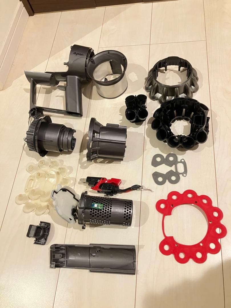 ダイソン Dyson コードレスクリーナー　V10　SV12　メンテナンス済