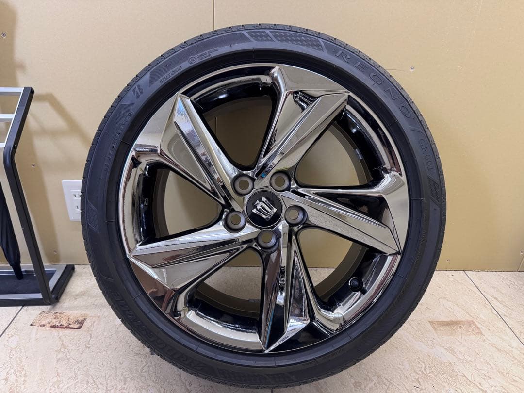 トヨタ 220系クラウン RS 純正ホイール・タイヤ・ナットセット【新車外し】