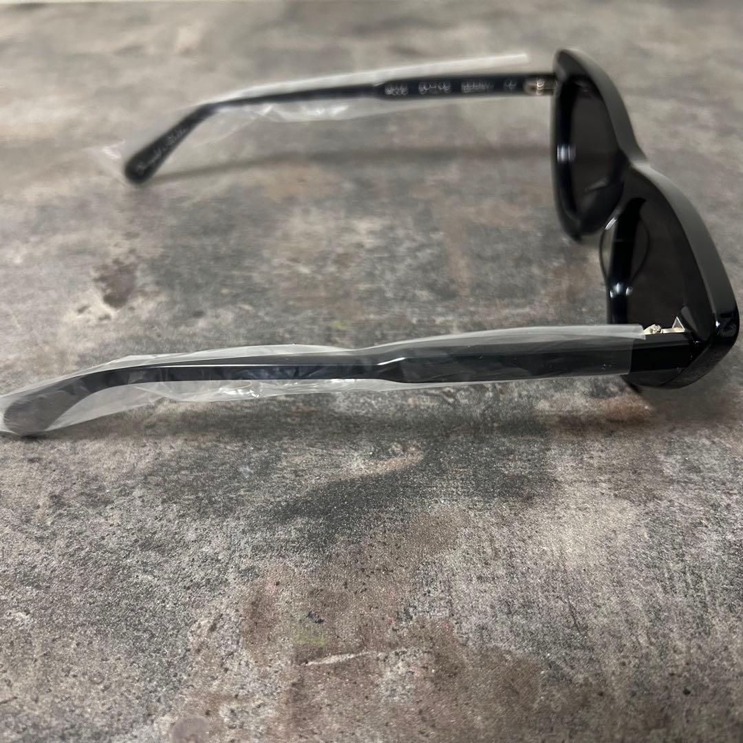 美品ChiMi チミ キャットアイ サングラス ブラック 006 BERRY 黒