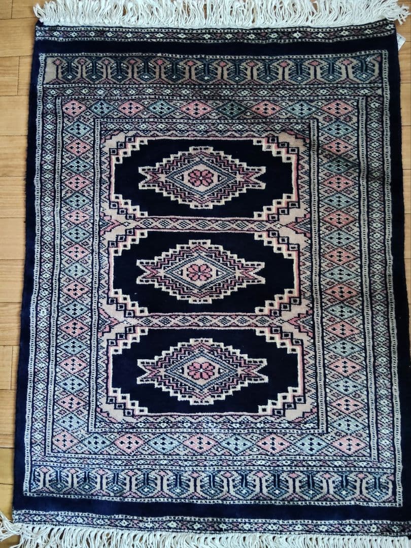 64x84cmパキスタン製手織りラグ　マット