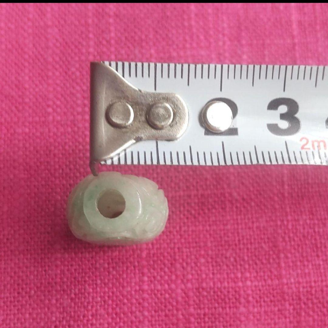82R112ひすい 翡翠 アクセサリー 根付 ペンダントイヤリング