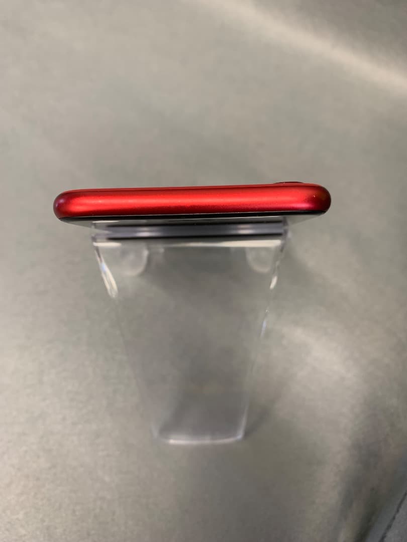 美品　国内版　SIMフリー　iPhoneSE　第二世代　128GB レッド色