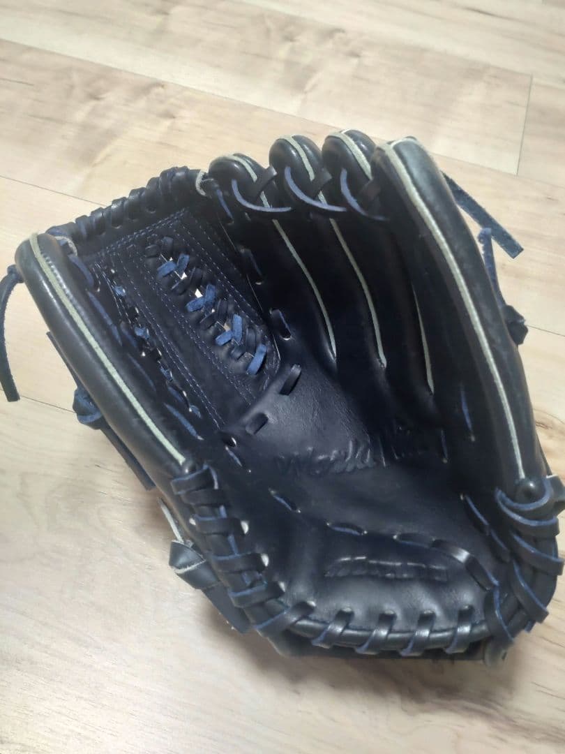 横浜DeNAベイスターズ 三浦大輔 直筆サイングローブ