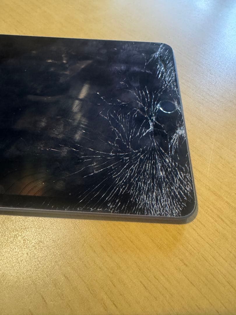 Apple iPadmini5 画面ひび割れあり