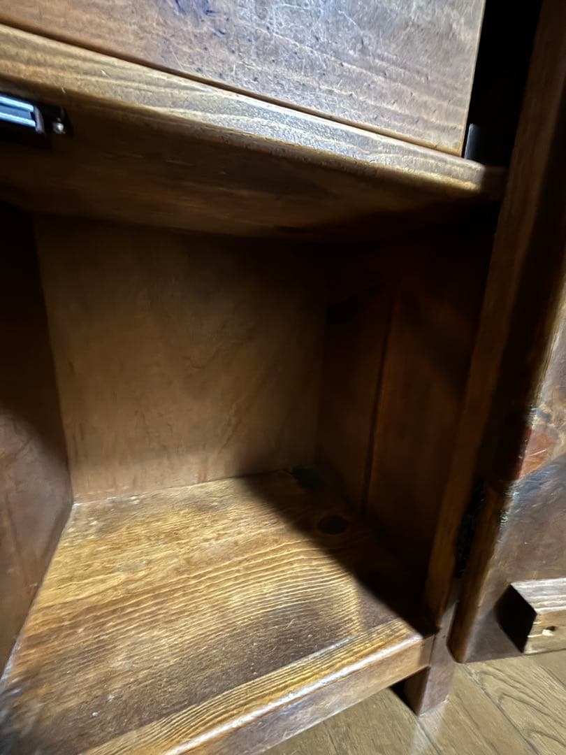 カントリーキャビネット