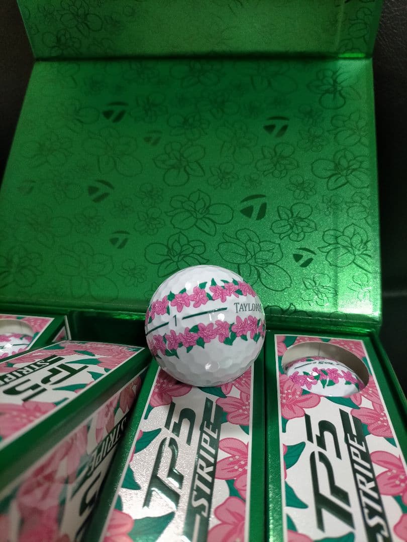 マスターズ限定モデル TAYLORMADE TP5 ストライプ ゴルフボール