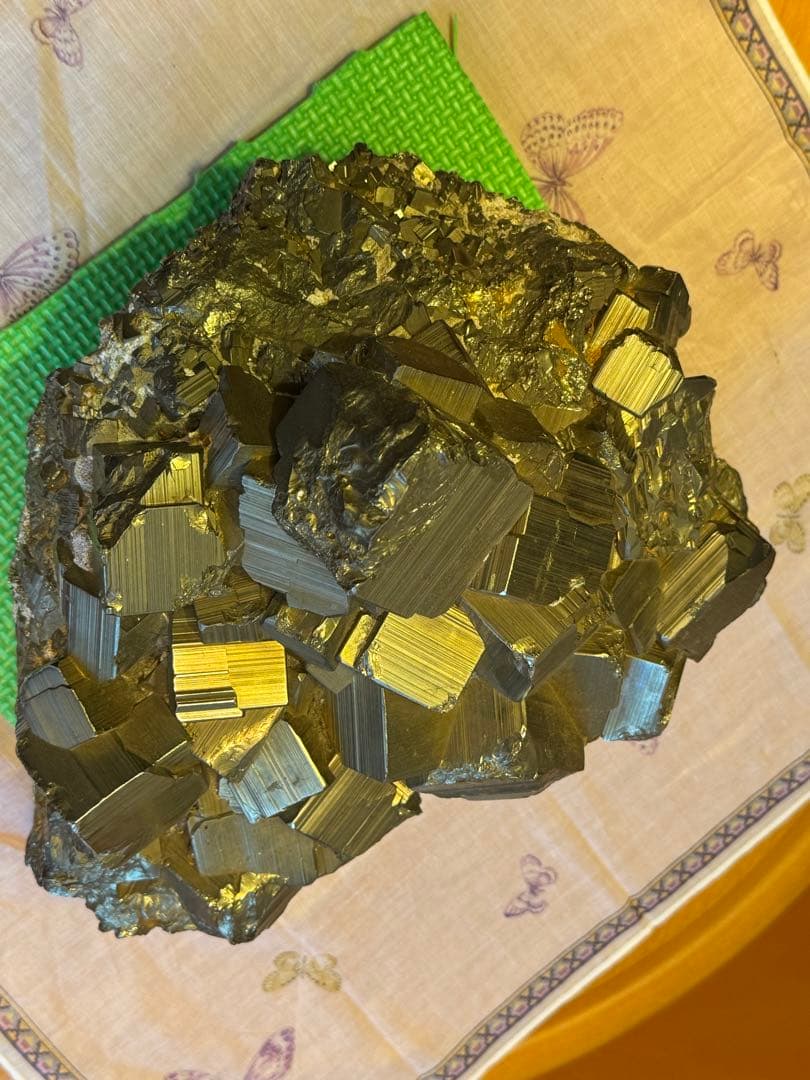 【巨大&希少】パイライト(黄鉄鉱) クラスター 原石 12kg